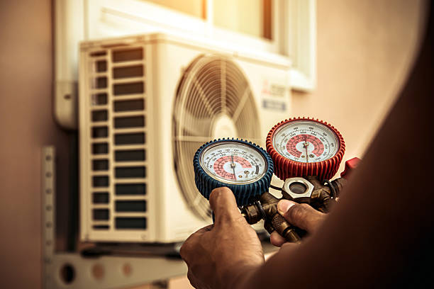 Professional Hvac technician working in Canal Winchester, OH